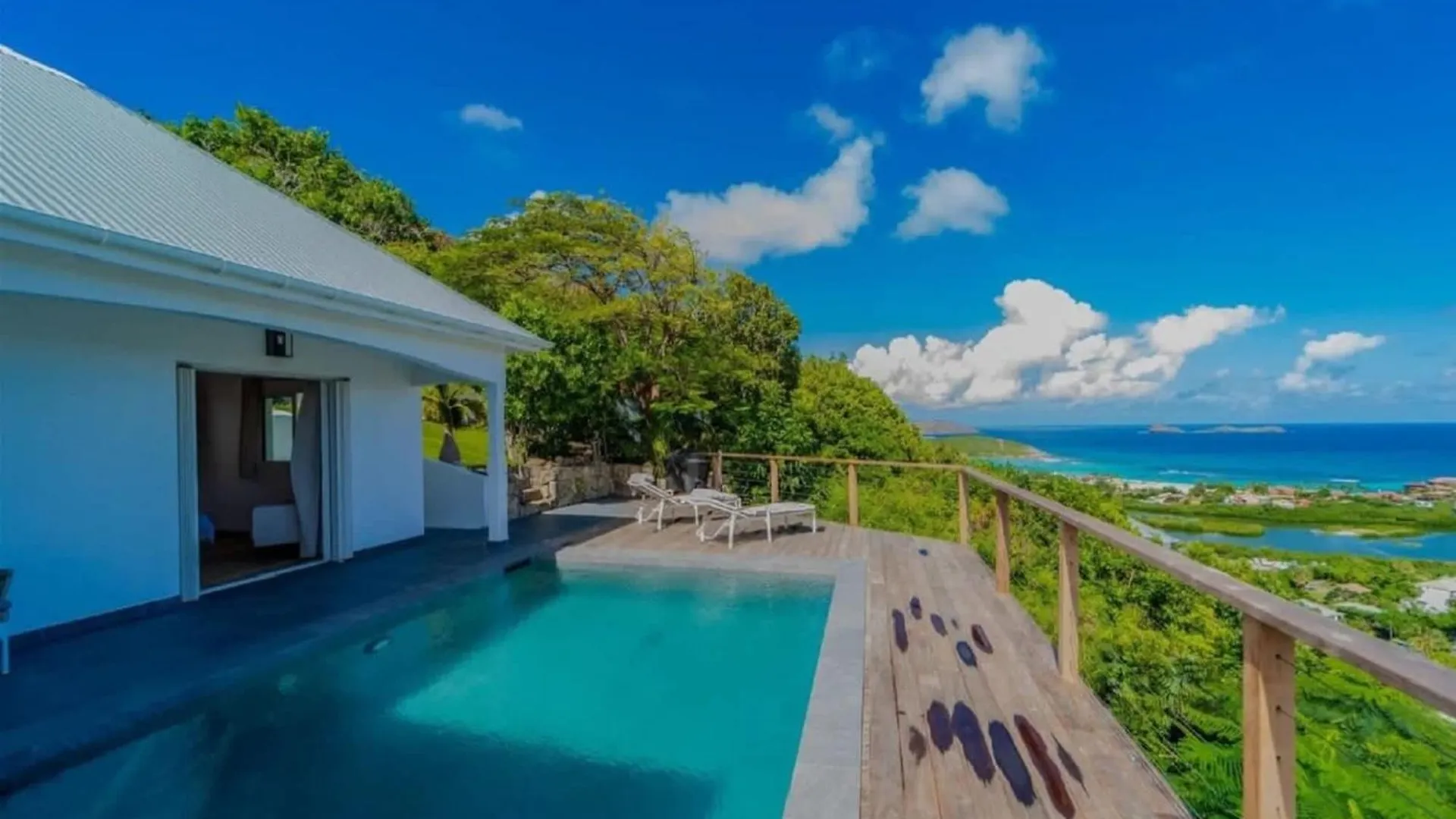 Posh Villa Overlooking The Crystal-Clear Waters St. Barthelemy
